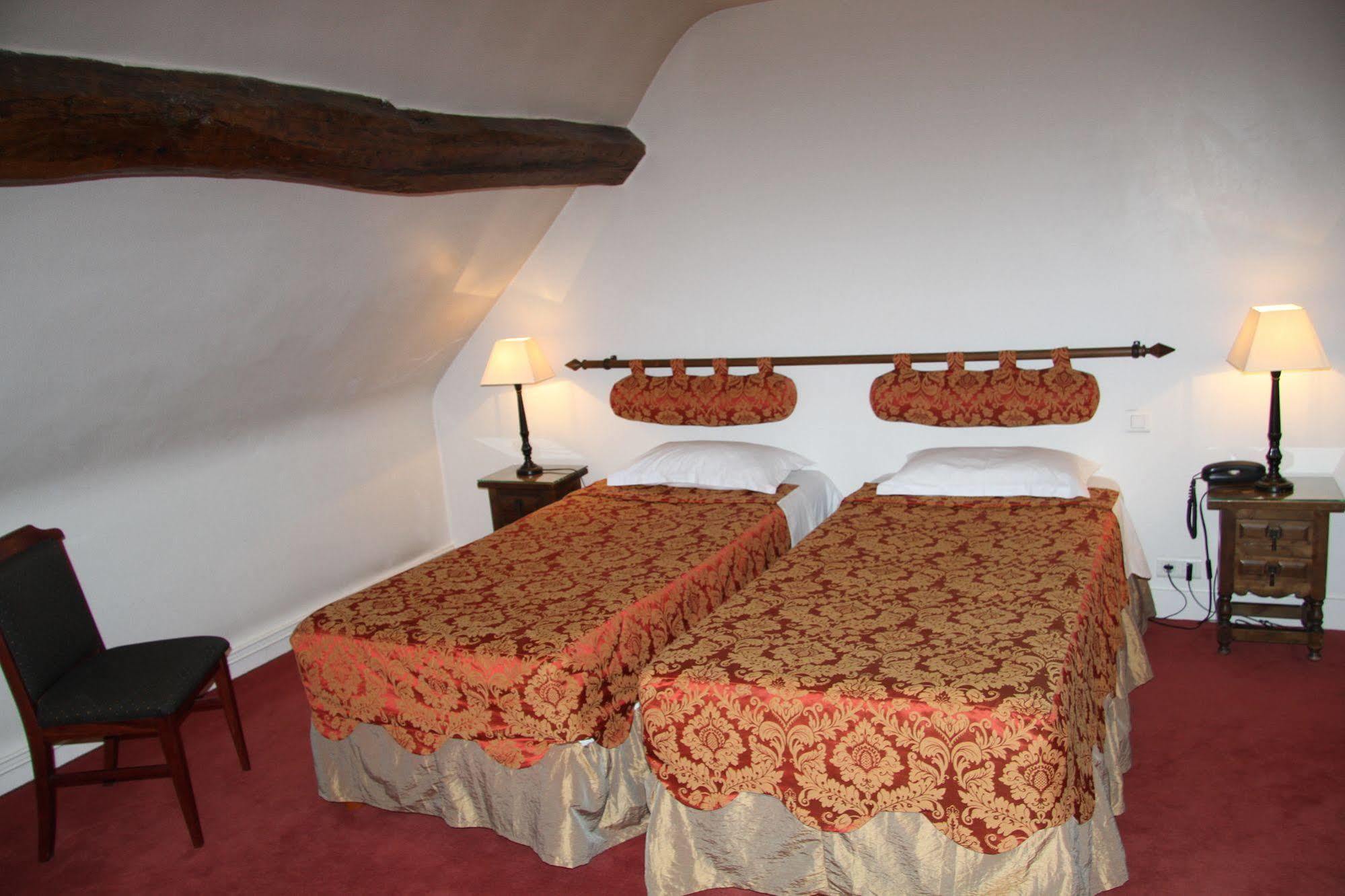 Hotel Le Regent Villers Cotterets Bagian luar foto