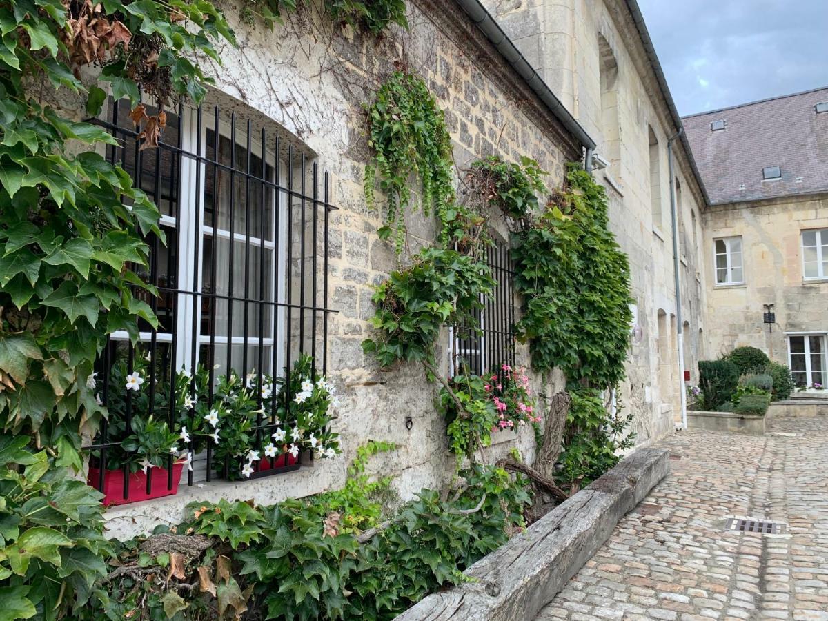 Hotel Le Regent Villers Cotterets Bagian luar foto