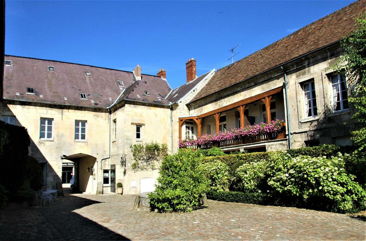 Hotel Le Regent Villers Cotterets Bagian luar foto