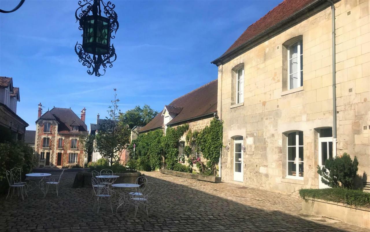 Hotel Le Regent Villers Cotterets Bagian luar foto