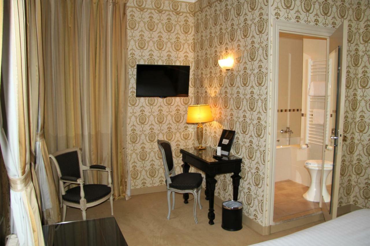 Hotel Le Regent Villers Cotterets Bagian luar foto
