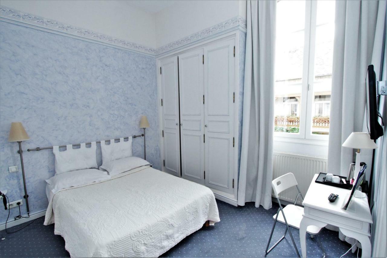 Hotel Le Regent Villers Cotterets Bagian luar foto