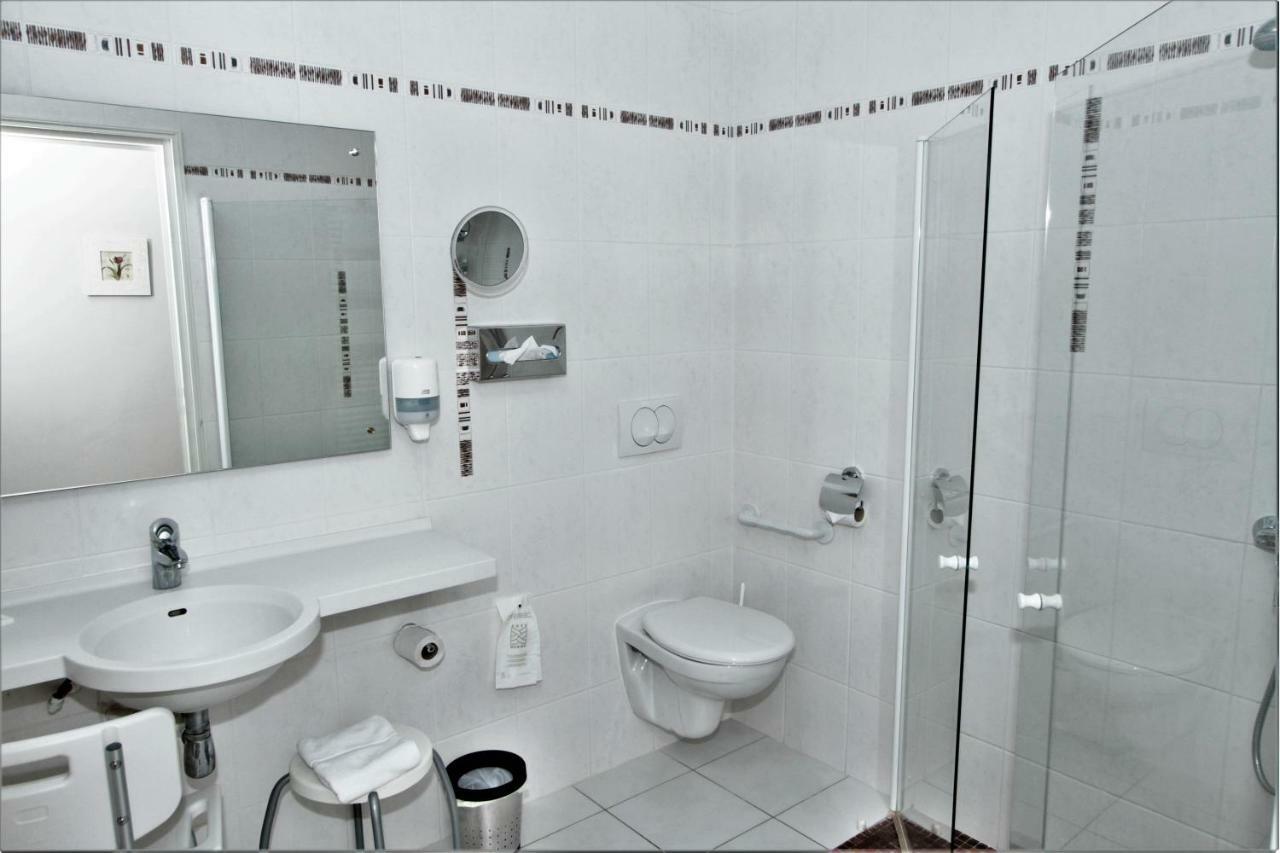Hotel Le Regent Villers Cotterets Bagian luar foto