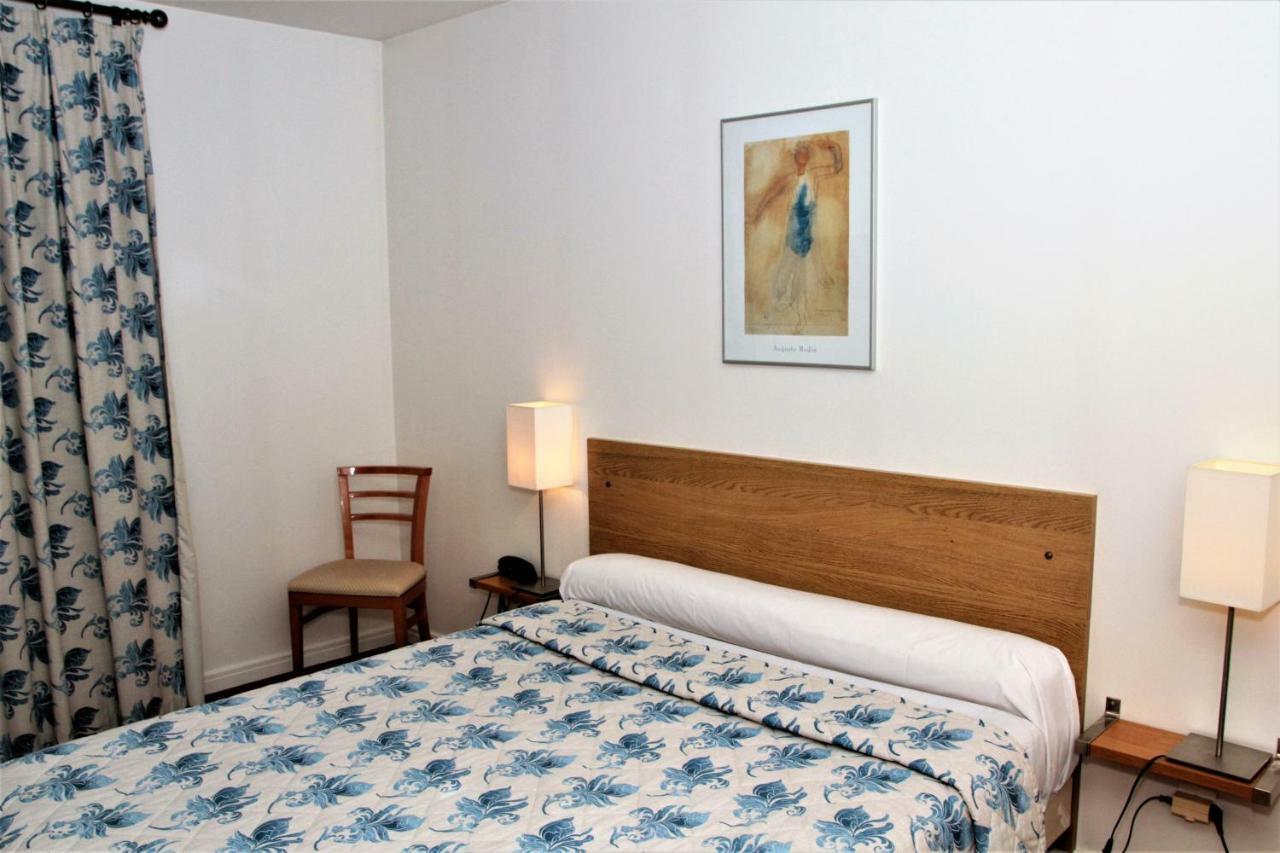 Hotel Le Regent Villers Cotterets Bagian luar foto