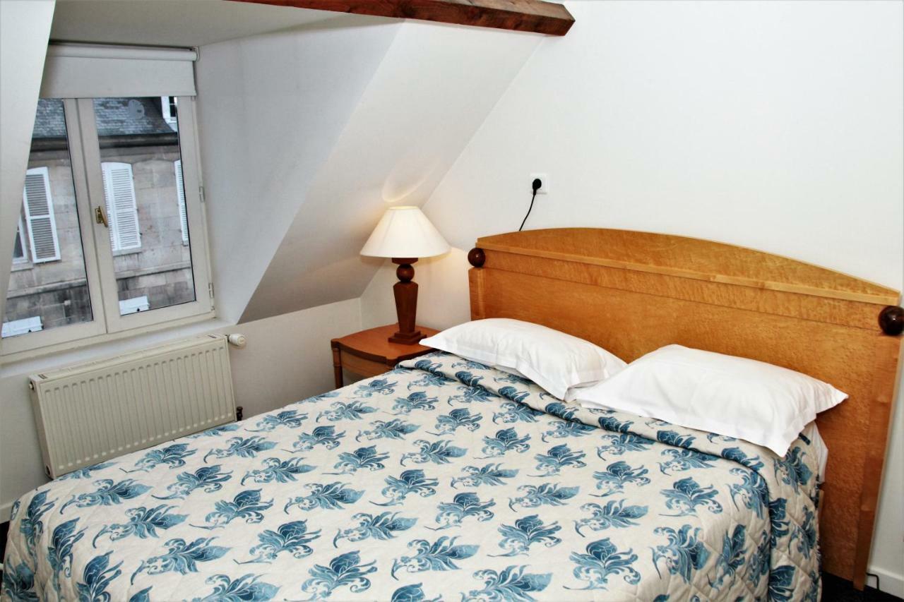 Hotel Le Regent Villers Cotterets Bagian luar foto