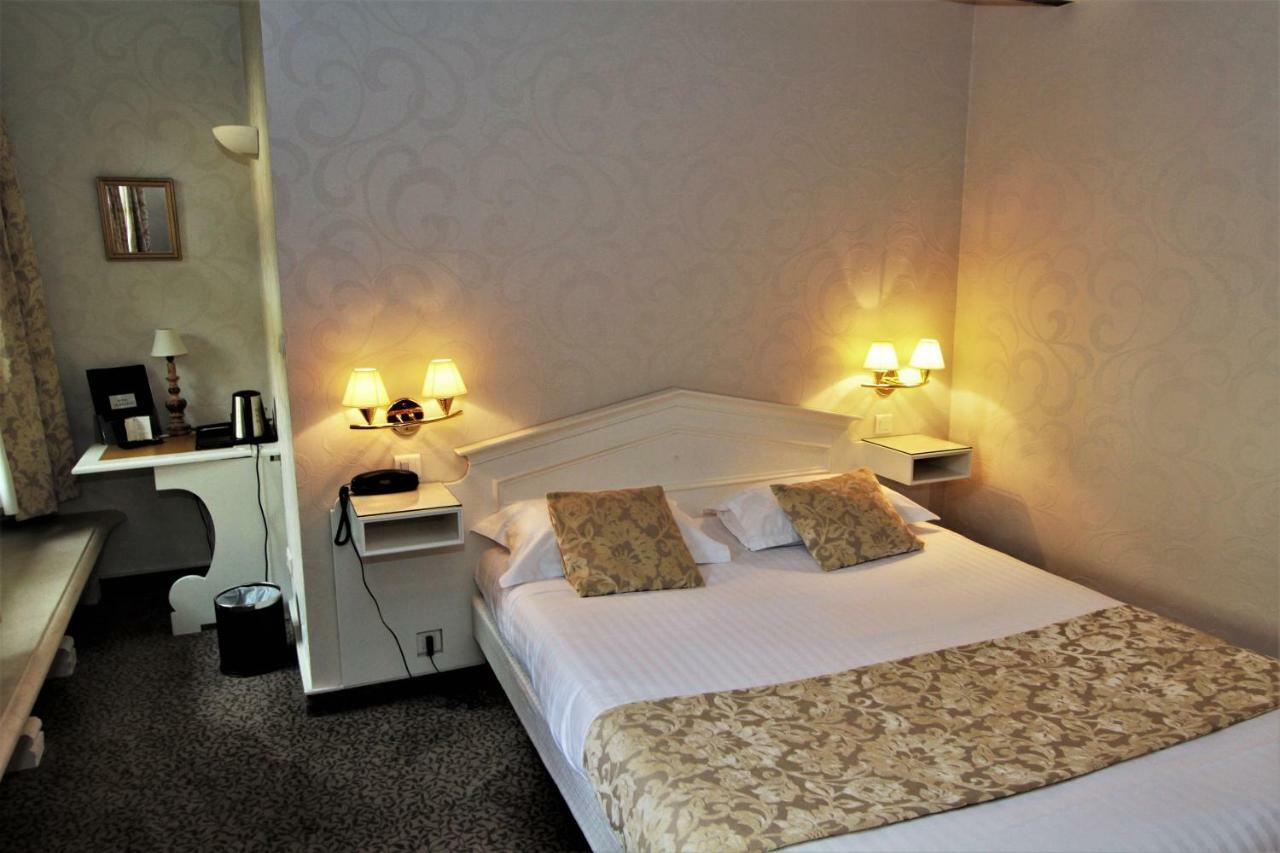 Hotel Le Regent Villers Cotterets Bagian luar foto