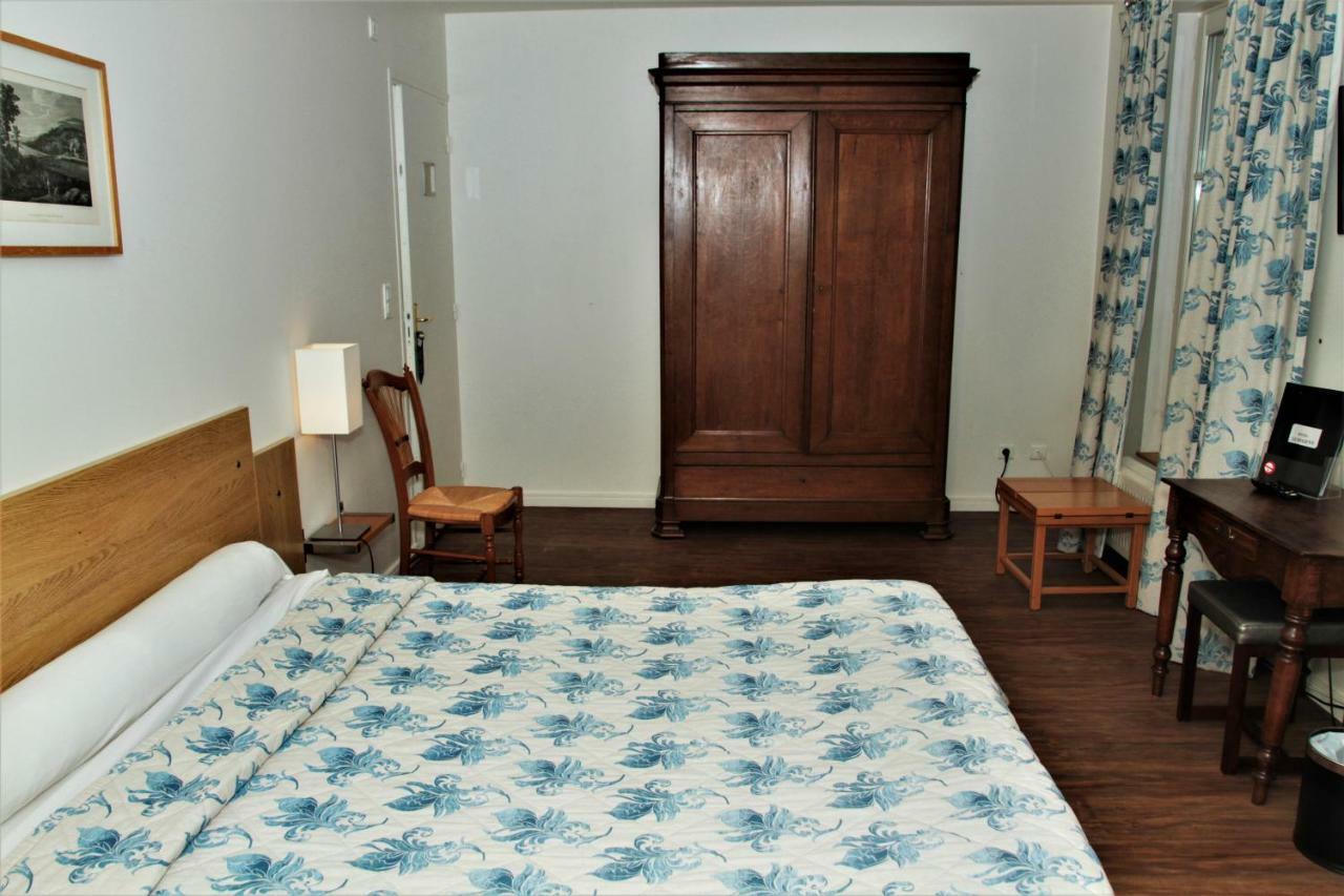 Hotel Le Regent Villers Cotterets Bagian luar foto